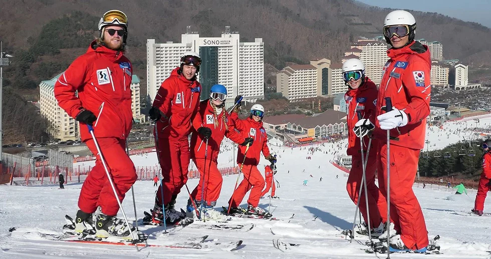 Private ski instructors at Daemyung Vivaldi Park Ski Resort